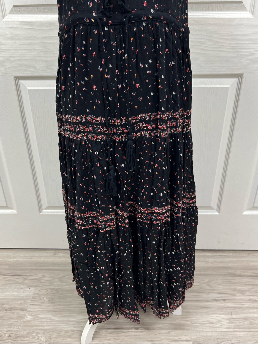 Free People Rare Feelings Black Floral Print Tiered Pleated Maxi Dress Size L - Picture 7 of 14
